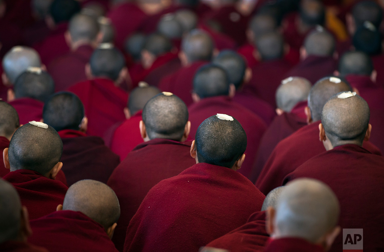 Monjes budistas tibetanos
